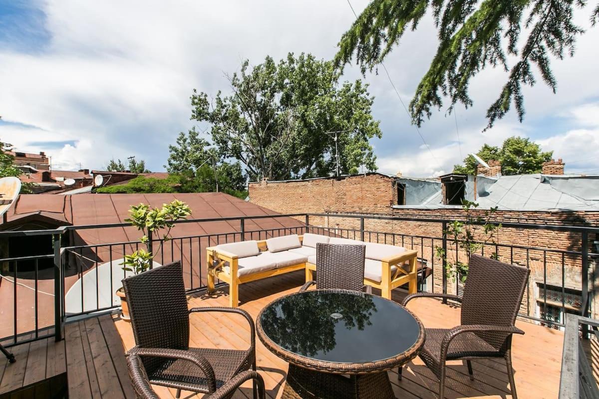 טביליסי Georgian Guest House On Asatiani מראה חיצוני תמונה