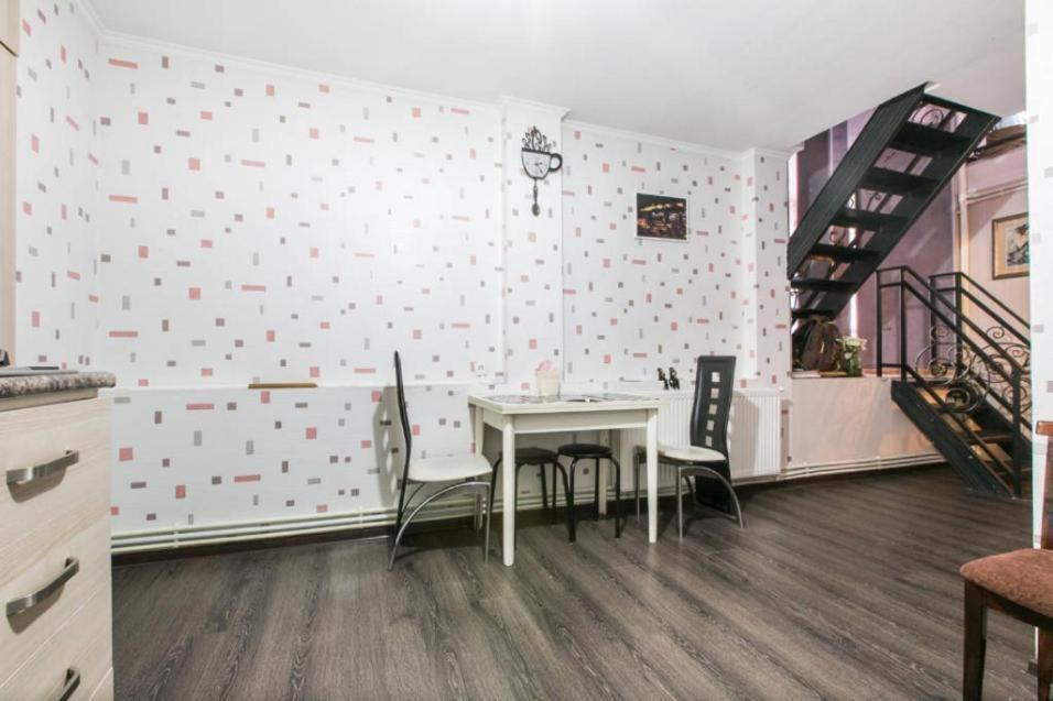 טביליסי Georgian Guest House On Asatiani מראה חיצוני תמונה