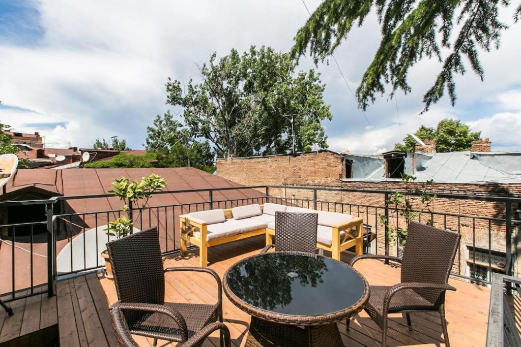 טביליסי Georgian Guest House On Asatiani מראה חיצוני תמונה