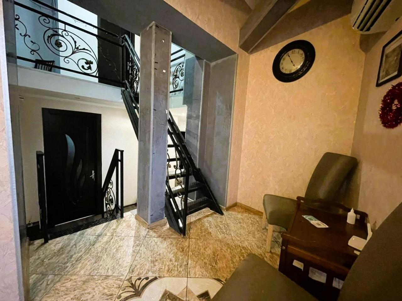 טביליסי Georgian Guest House On Asatiani מראה חיצוני תמונה