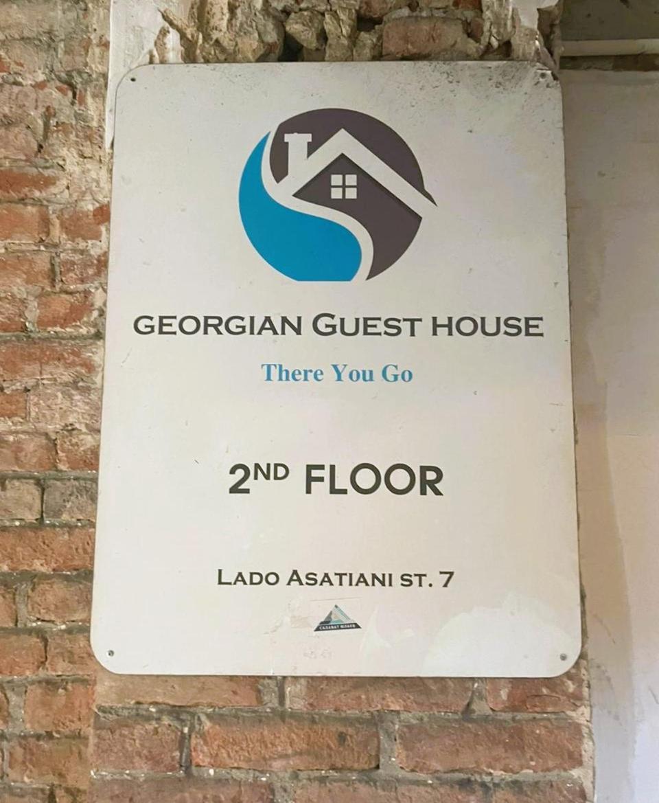 טביליסי Georgian Guest House On Asatiani מראה חיצוני תמונה