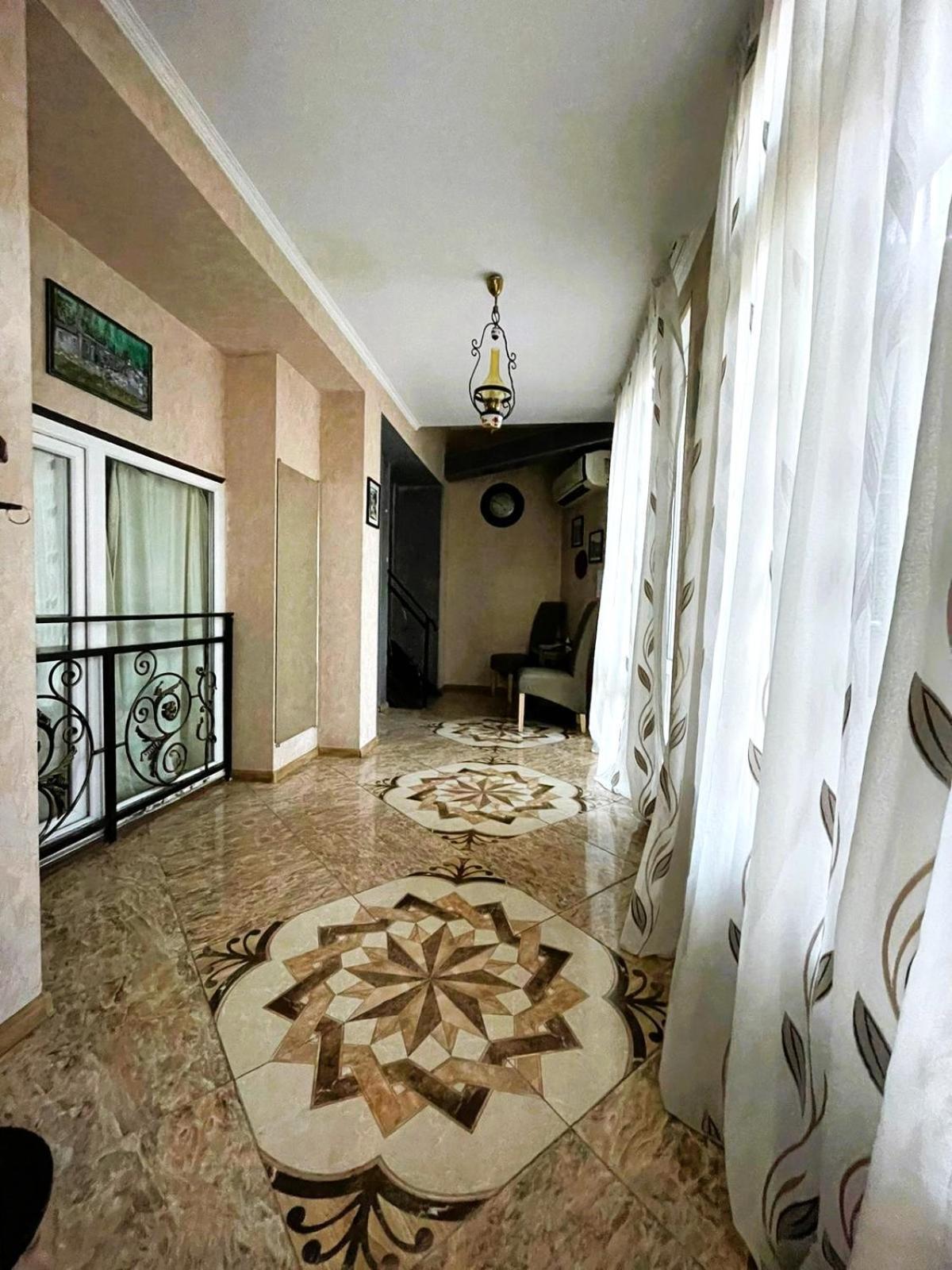 טביליסי Georgian Guest House On Asatiani מראה חיצוני תמונה